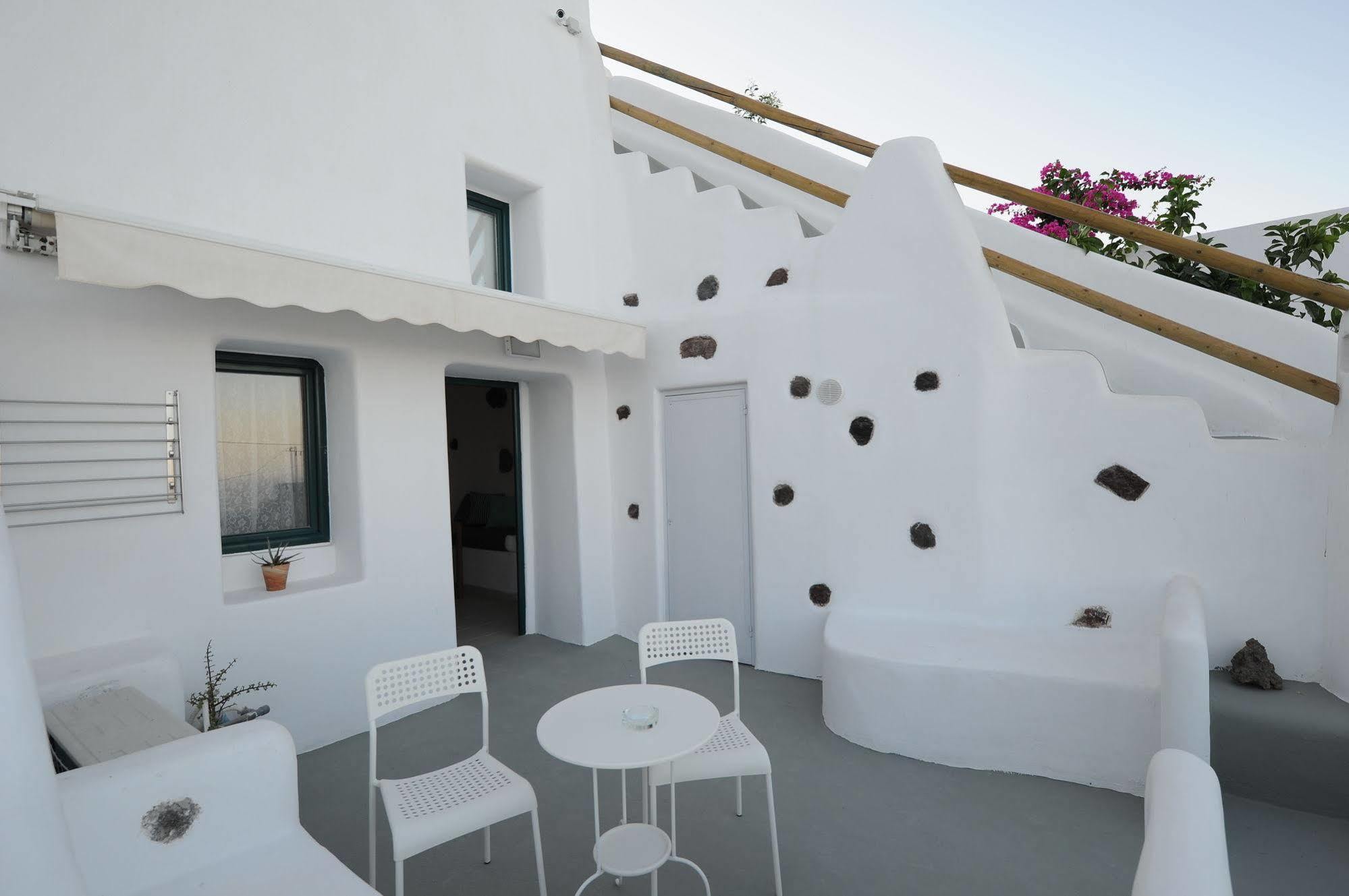 Manias Fira Residences Eksteriør bilde